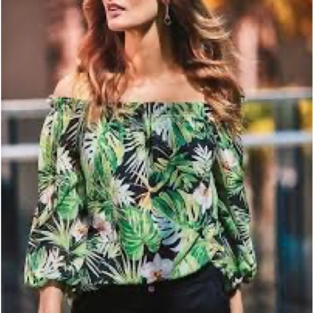 NWOT White House Black Market Green Tropical Print 3/4 Sleeve Top Size S